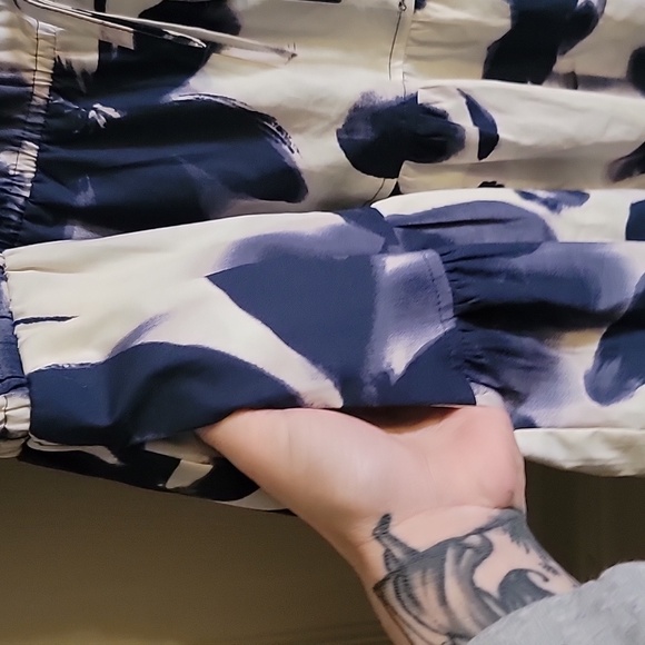 Dress - Picture 5 of 5